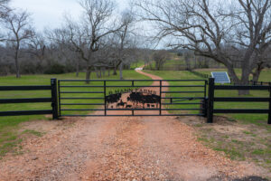 Ranch driveway gate